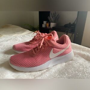 SOLD Nike Tanjun Shoes in Pink Size 8 US Womens 6.5 US Mens 6.5 US Youth